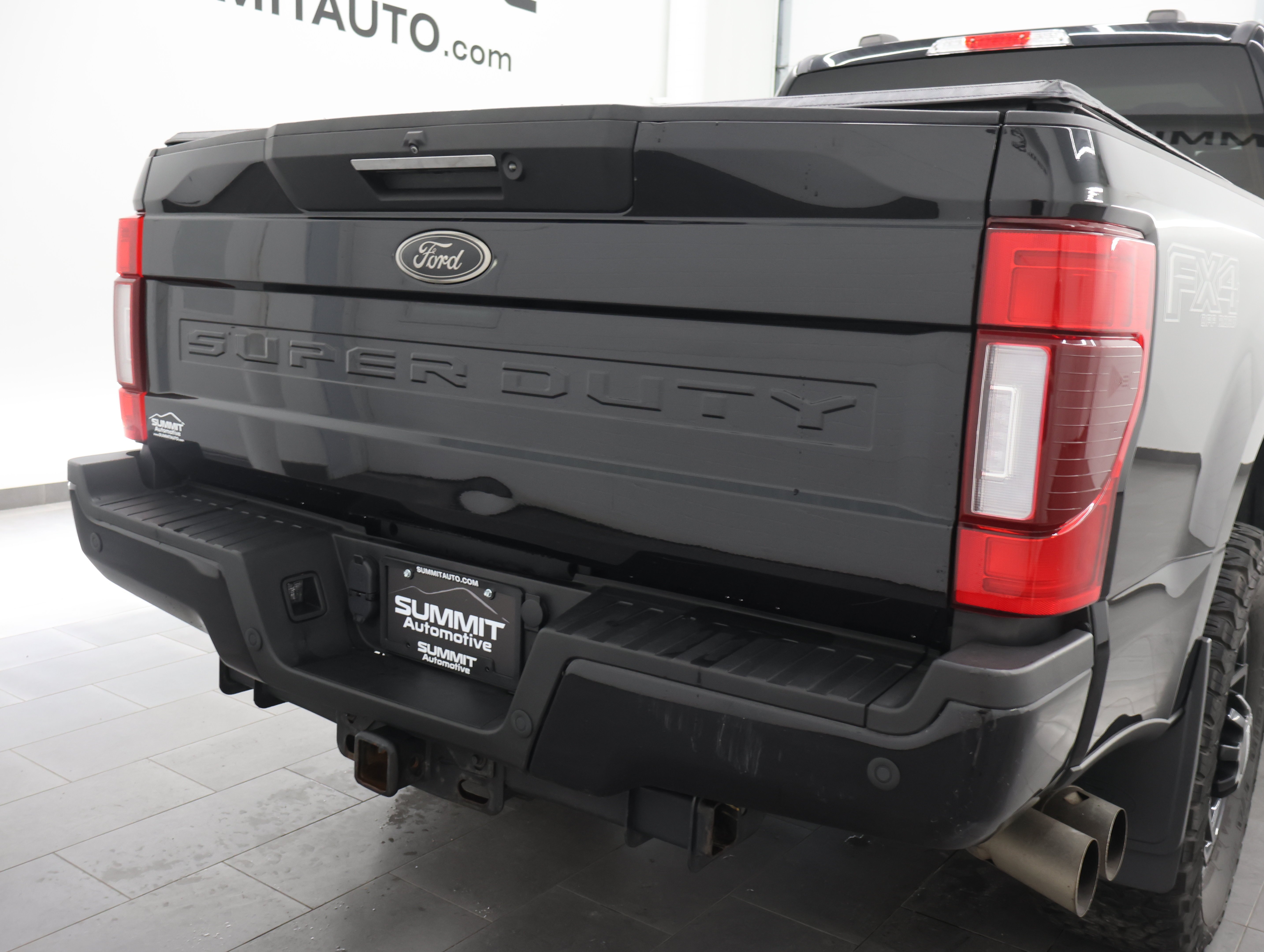 Used 2022 Agate Black Metallic Ford 4x4 Crew Cab Lariat w/Fx4: CREW-SHORT-LARIAT ULTIMATE-BLACK-FX4-6.7L DIESEL-NAV-PANO image 28