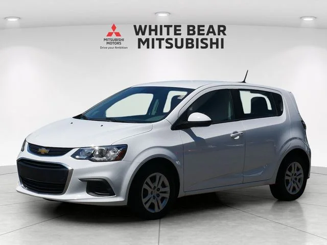 Used 2020 White Chevrolet LT image 2