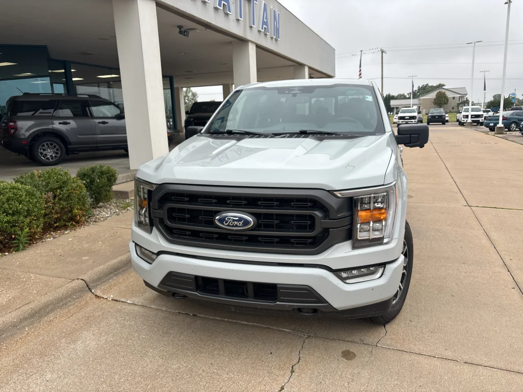 Used 2023 Avalanche Ford XLT image 2