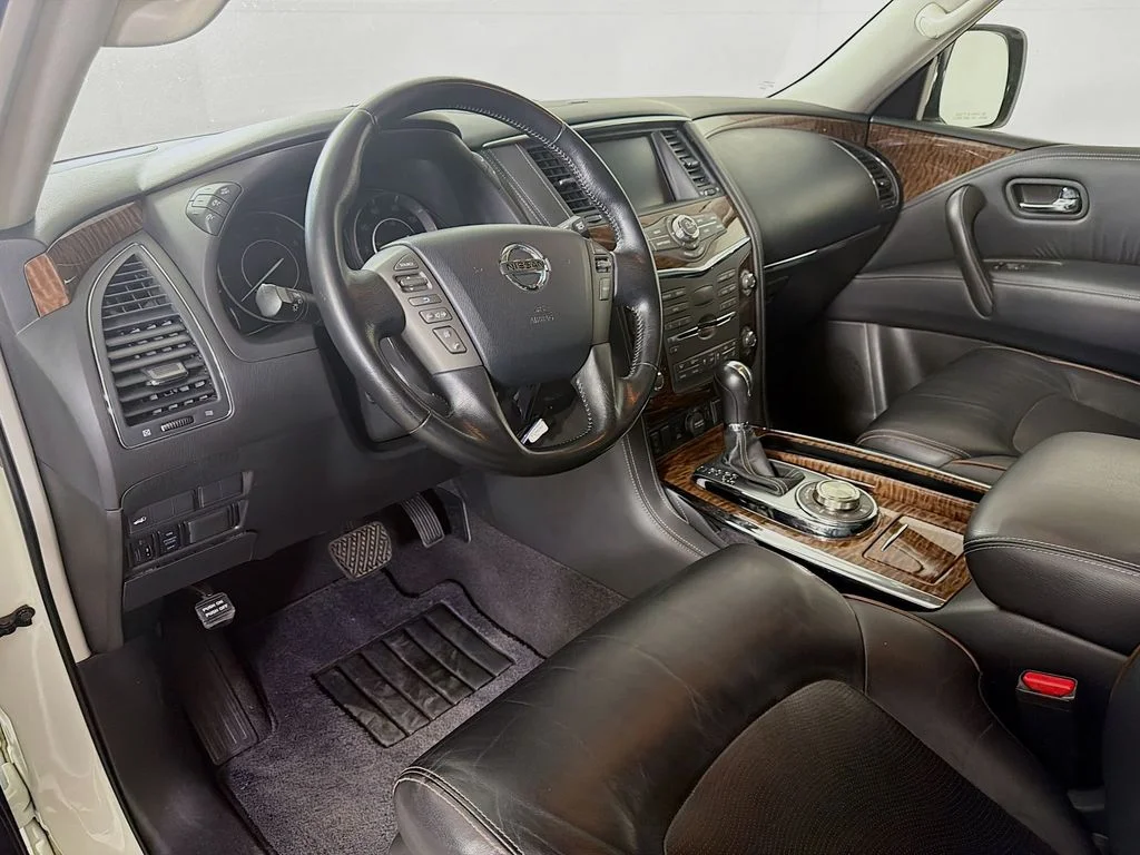 Used 2018 White Nissan SL image 10