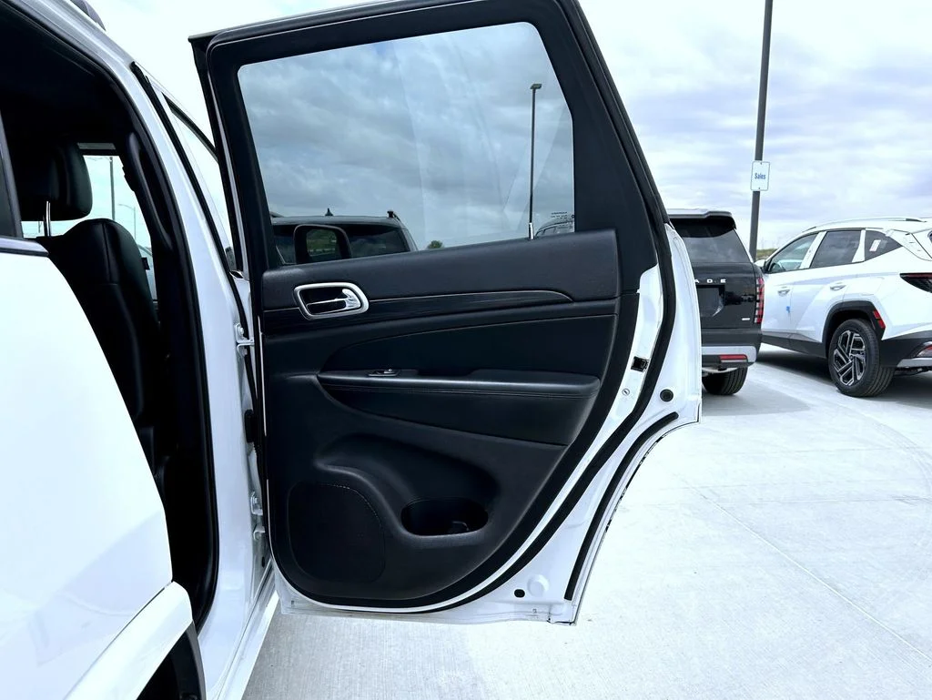 2019 Jeep Grand Cherokee Altitude - Photo 18