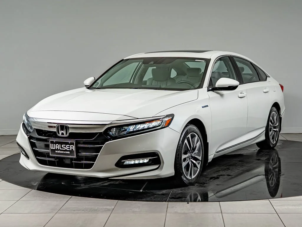 Used 2018 White Orchid Pearl Honda EX-L image 1