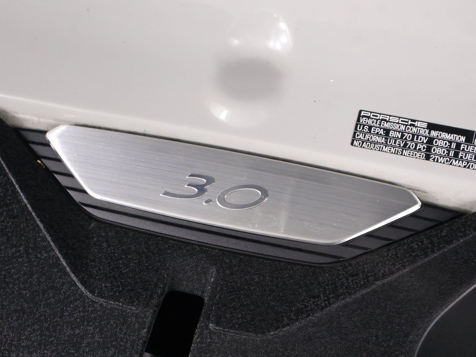 Certified Used 2024 Chlk/Chalk Porsche Carrera image 27