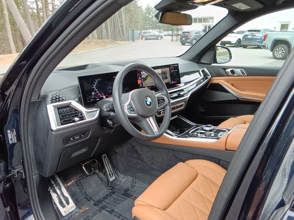 Used 2025 Carbon Black Metallic BMW M60i image 12