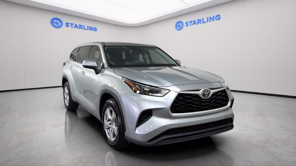 Used 2022 Silver Toyota L image 14