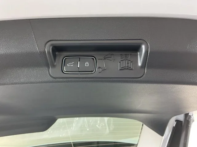 New 2026 Space White Metallic Ford Active image 33