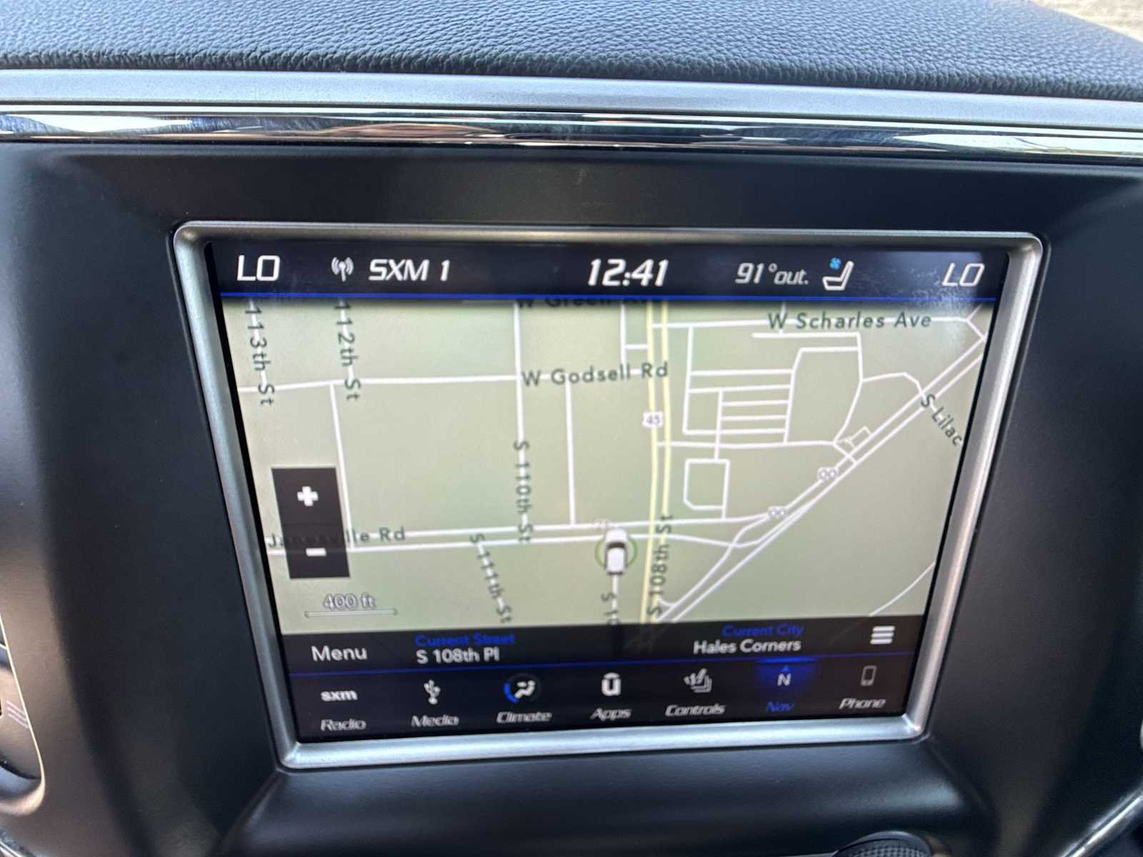 Used 2018 Silver Jeep Overland 4x4 image 14