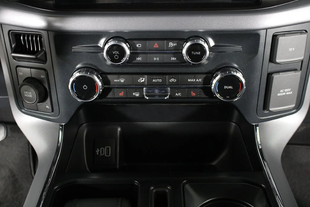New 2026 Agate Black Metallic Ford XLT image 26