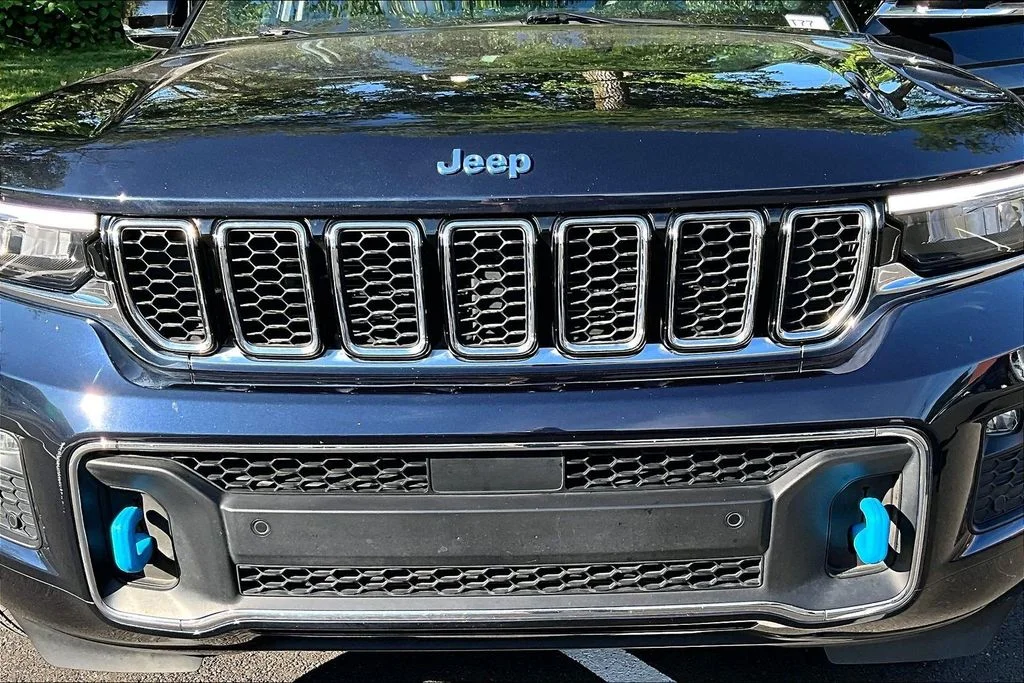 Used 2024 Black Jeep Overland 4xe image 31