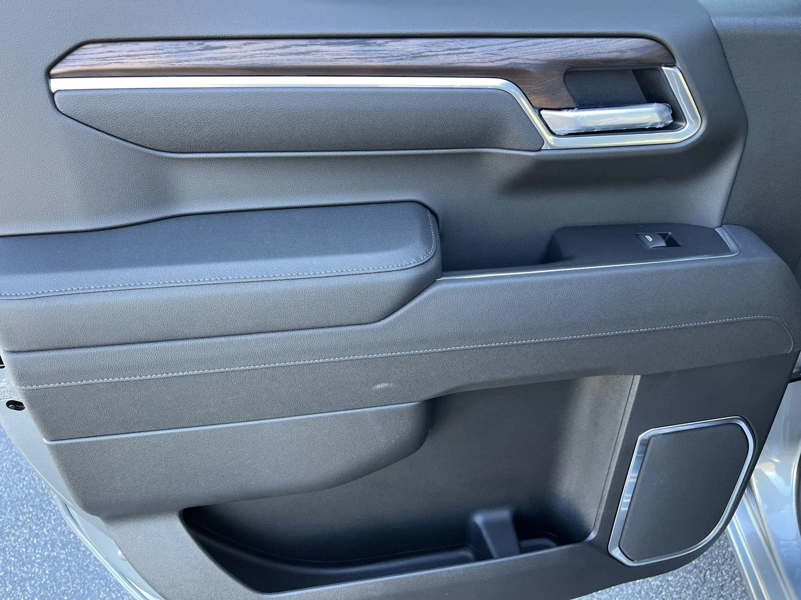 2026 GMC Sierra 1500 SLT - Photo 31