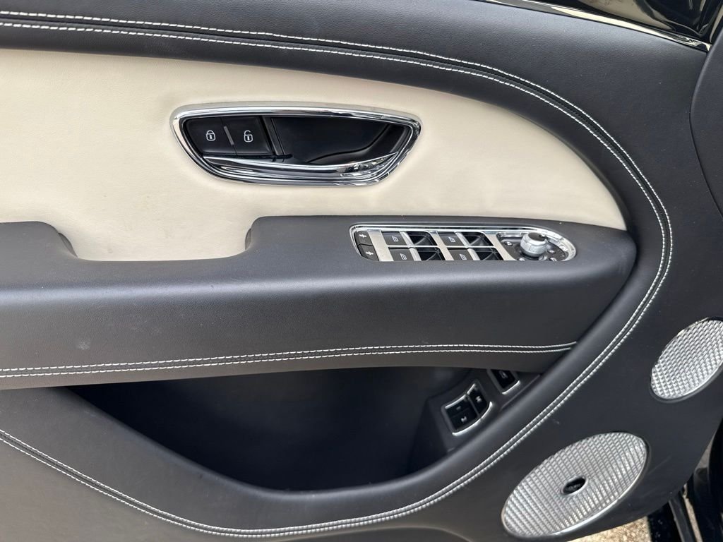 Used 2022 Black Bentley S image 12