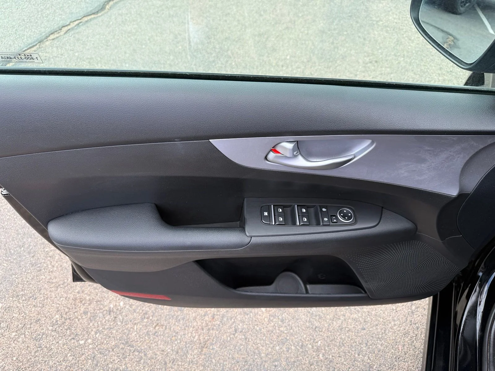 2023 Kia Forte LXS - Photo 11