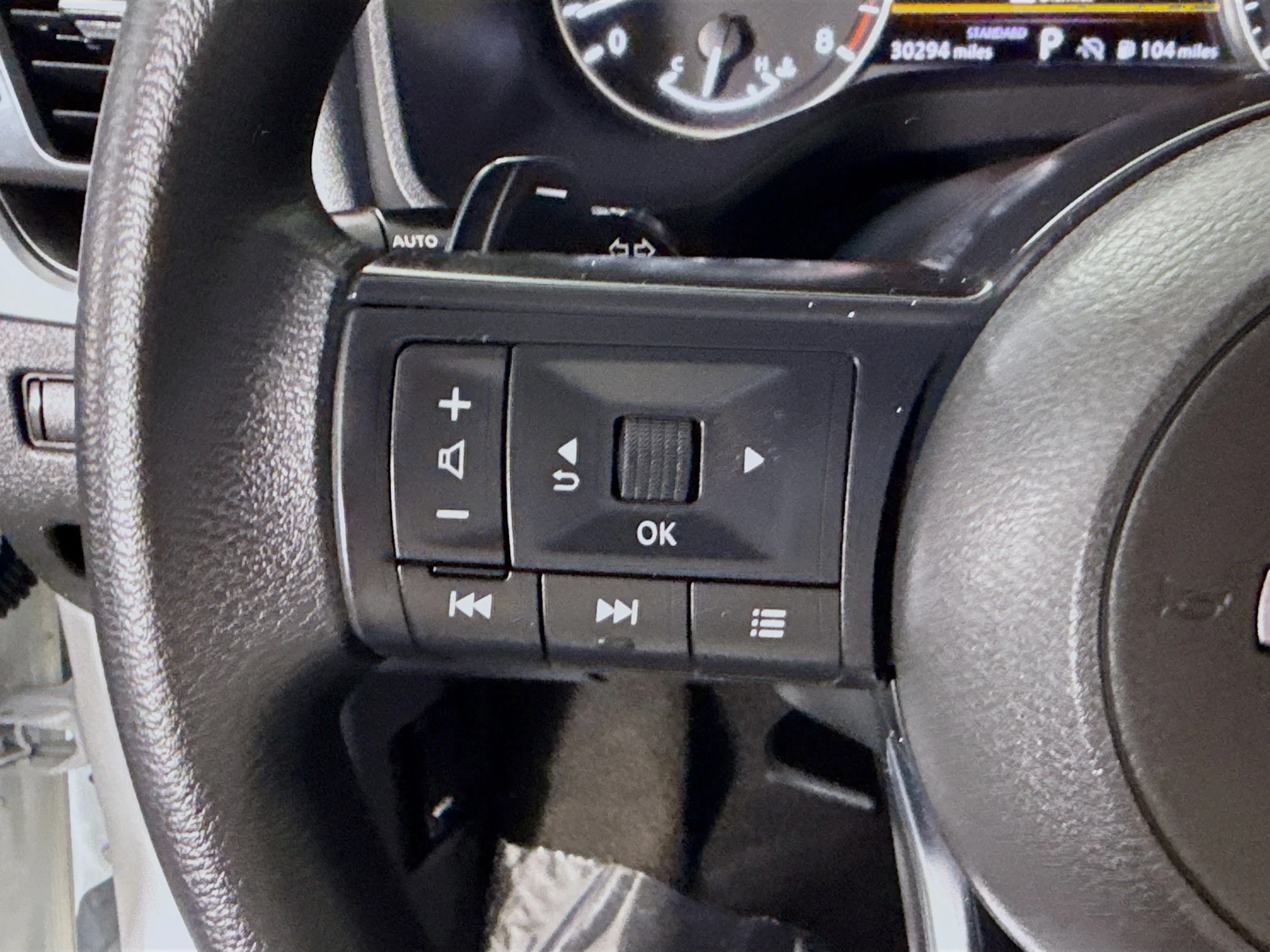 Used 2024 Everest White Pearl Nissan SV image 10