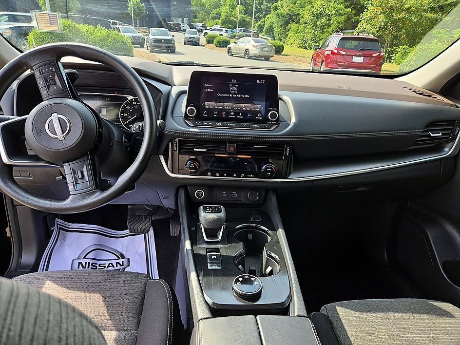 Used 2022 Super Black Nissan SV image 17