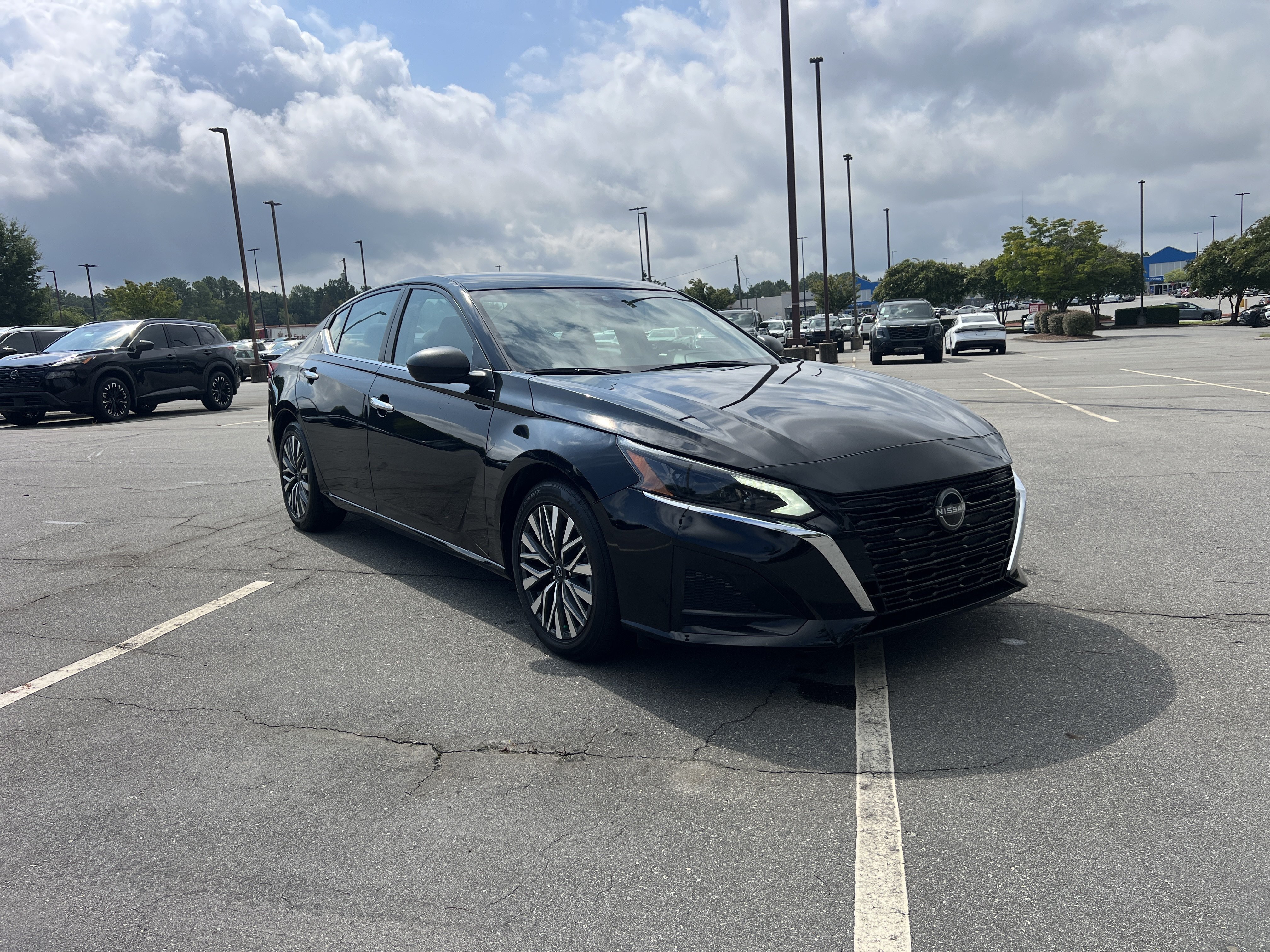 Certified Used 2024 Super Black Nissan 2.5 SV image 3