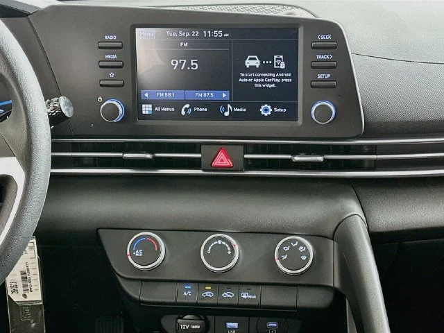 New 2026 Hyundai ELANTRA SE