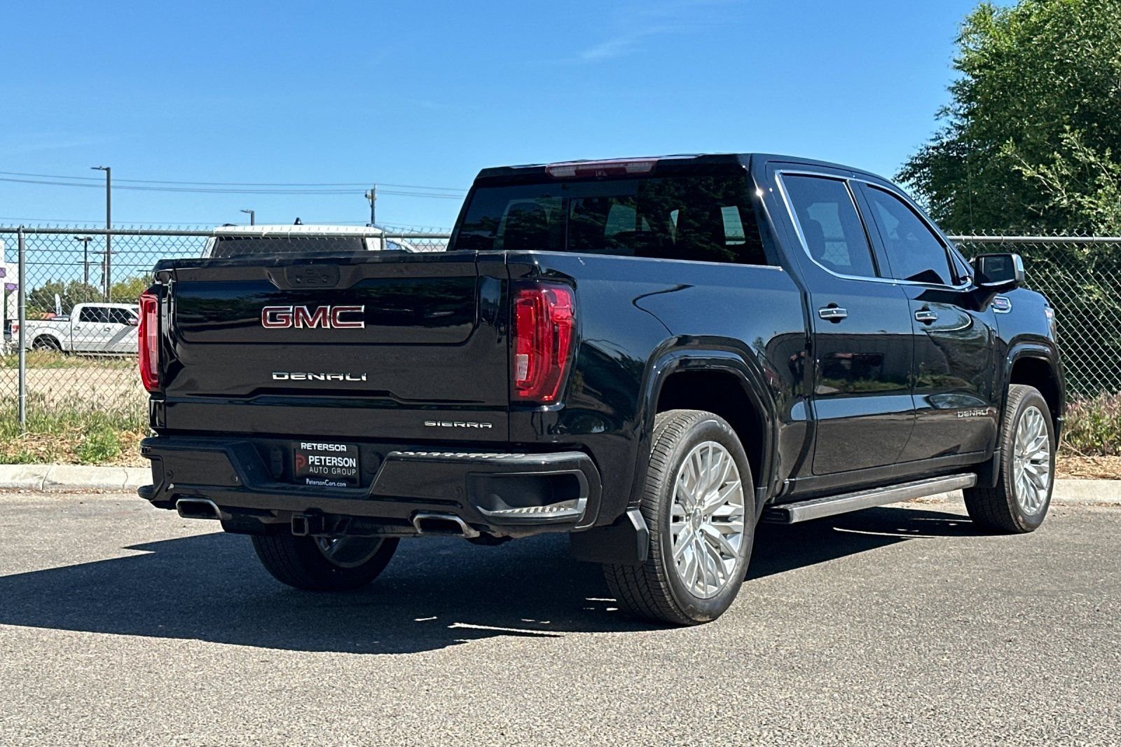 Used 2019  GMC Denali image 4