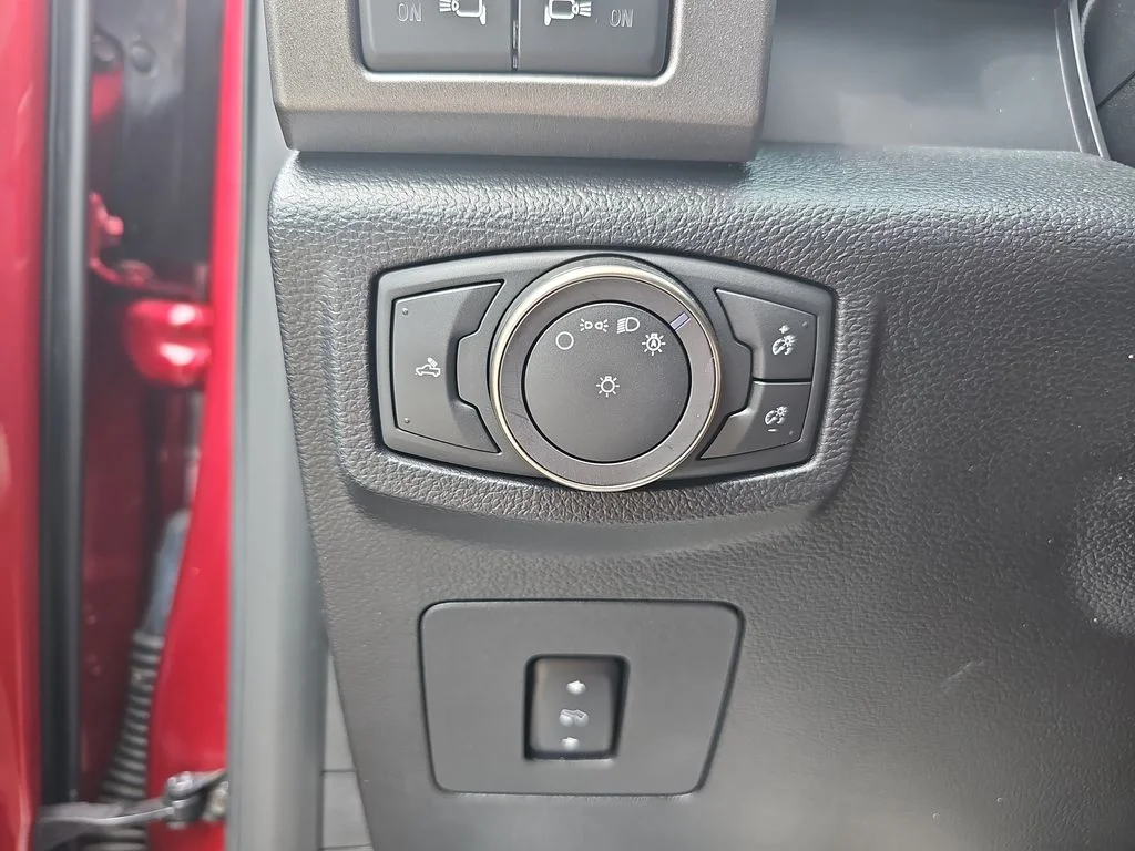 Used 2018 Red Ford Raptor image 24