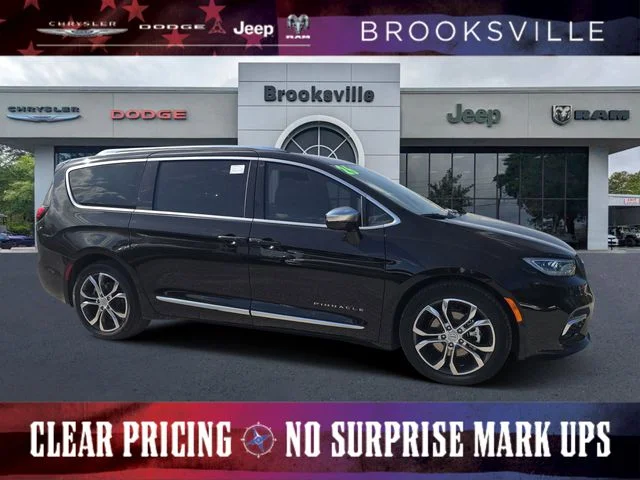2026 Chrysler Pacifica Pinnacle's photo