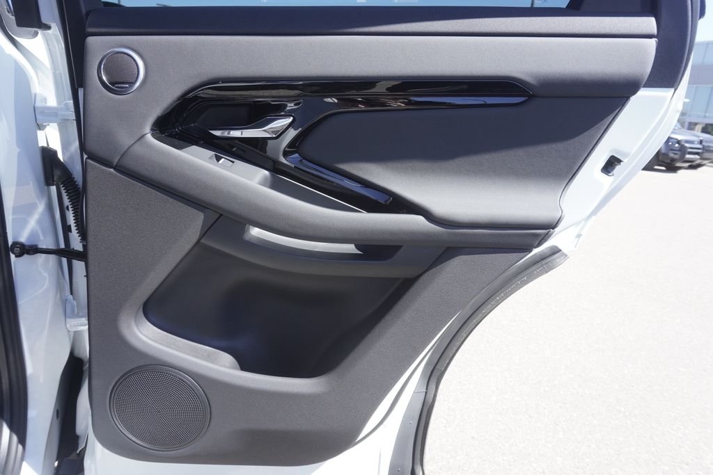 New 2026 Fuji White Land Rover S image 24
