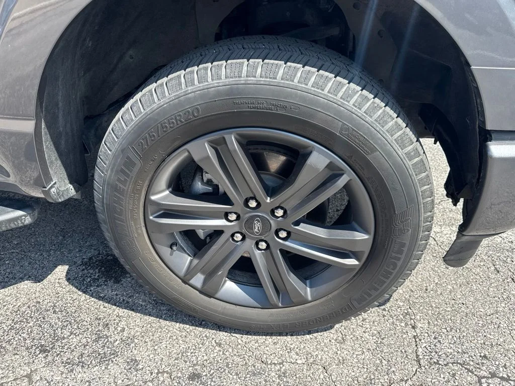 Used 2023 Gray Metallic Ford XLT image 40