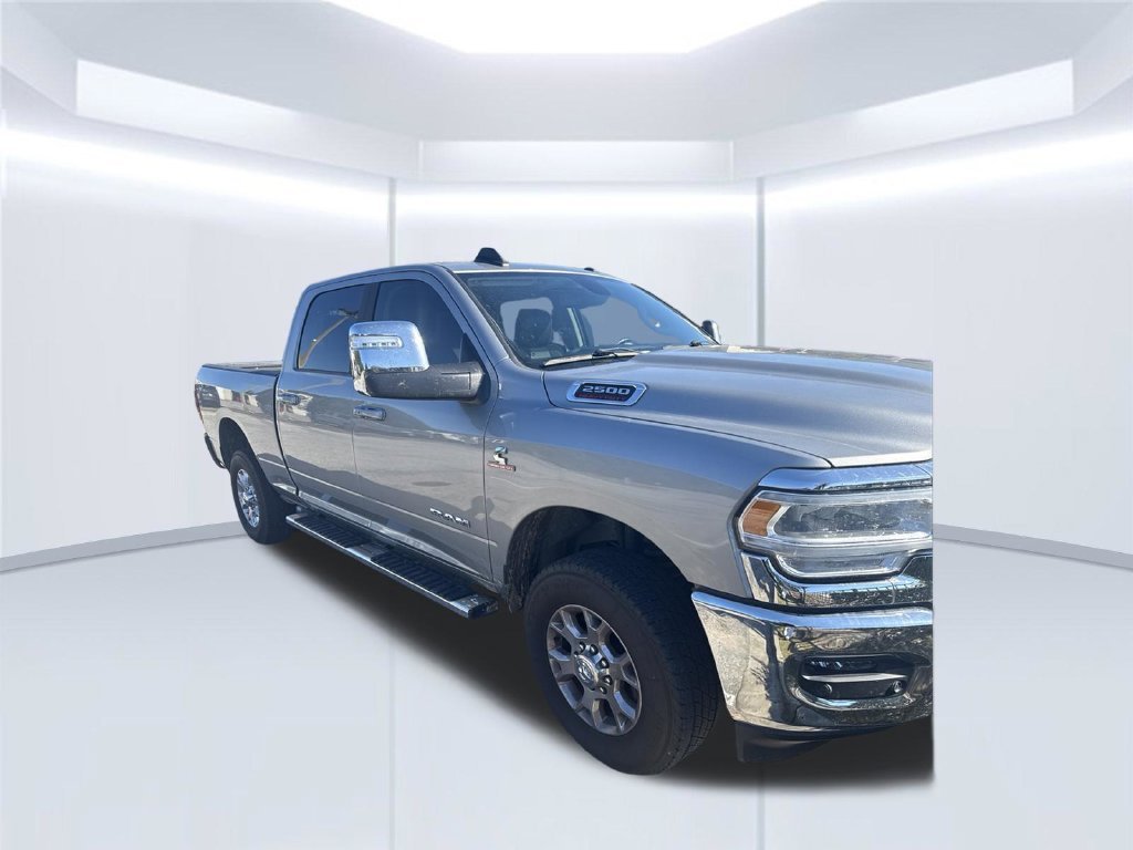 Used 2024 Silver Ram Laramie image 2