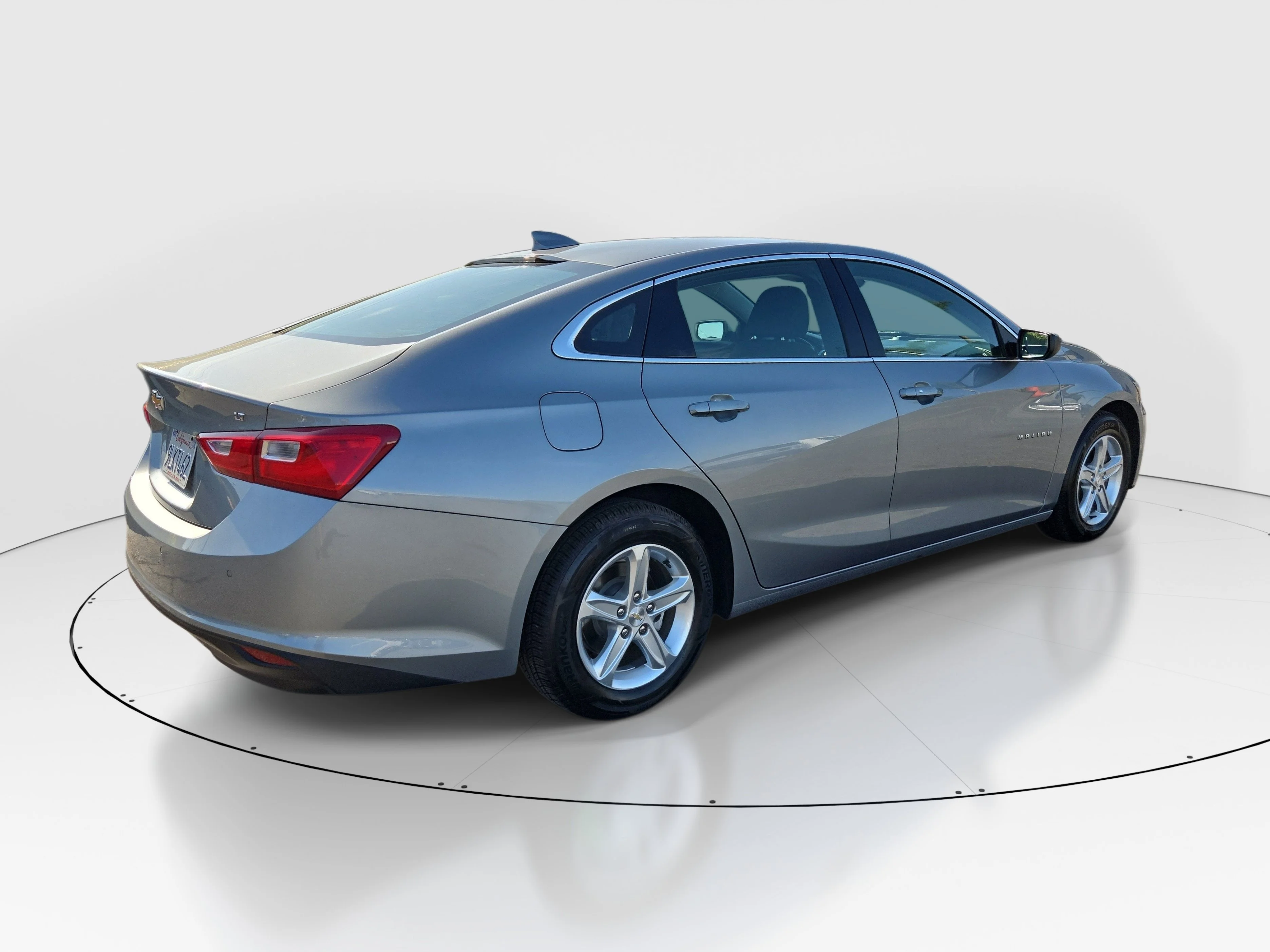 Used 2024 Gray Chevrolet LT image 6