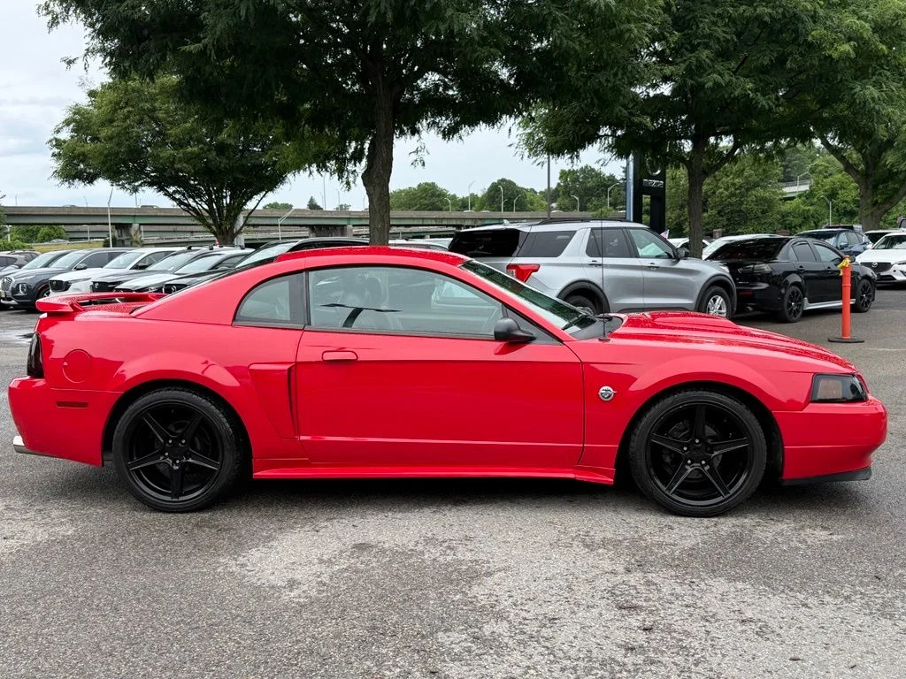 Used 2004 Red Ford GT image 11