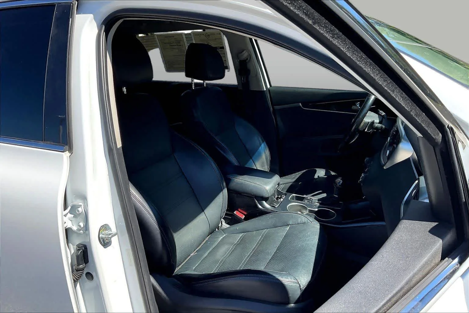 Used 2017 Snow White Pearl Kia EX image 9