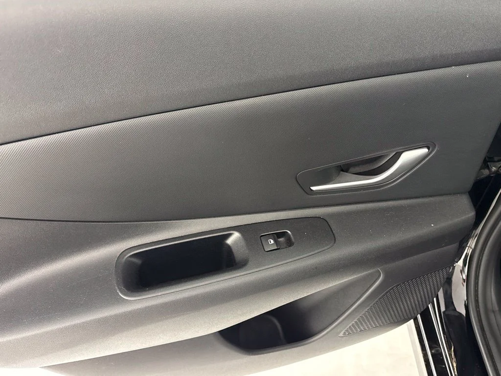 Used 2024 Black Hyundai SEL image 23
