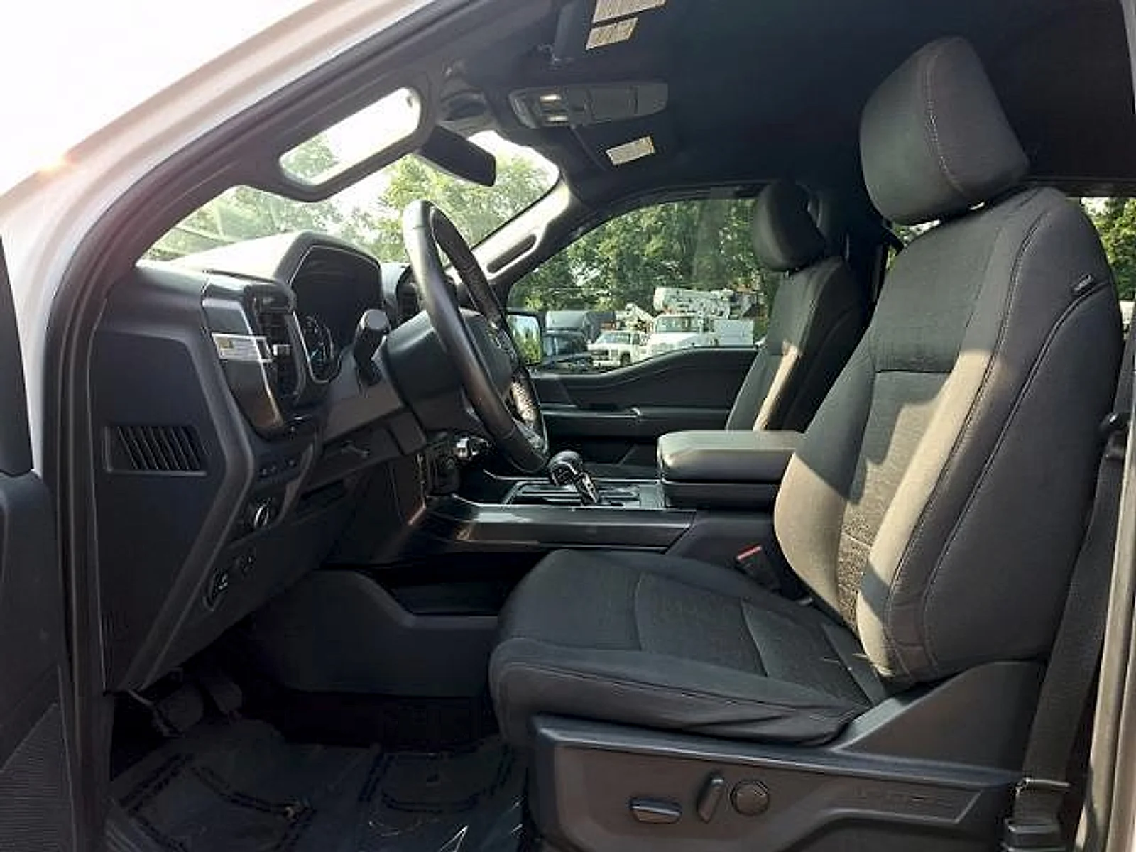 Used 2022 Oxford White Ford XLT image 14