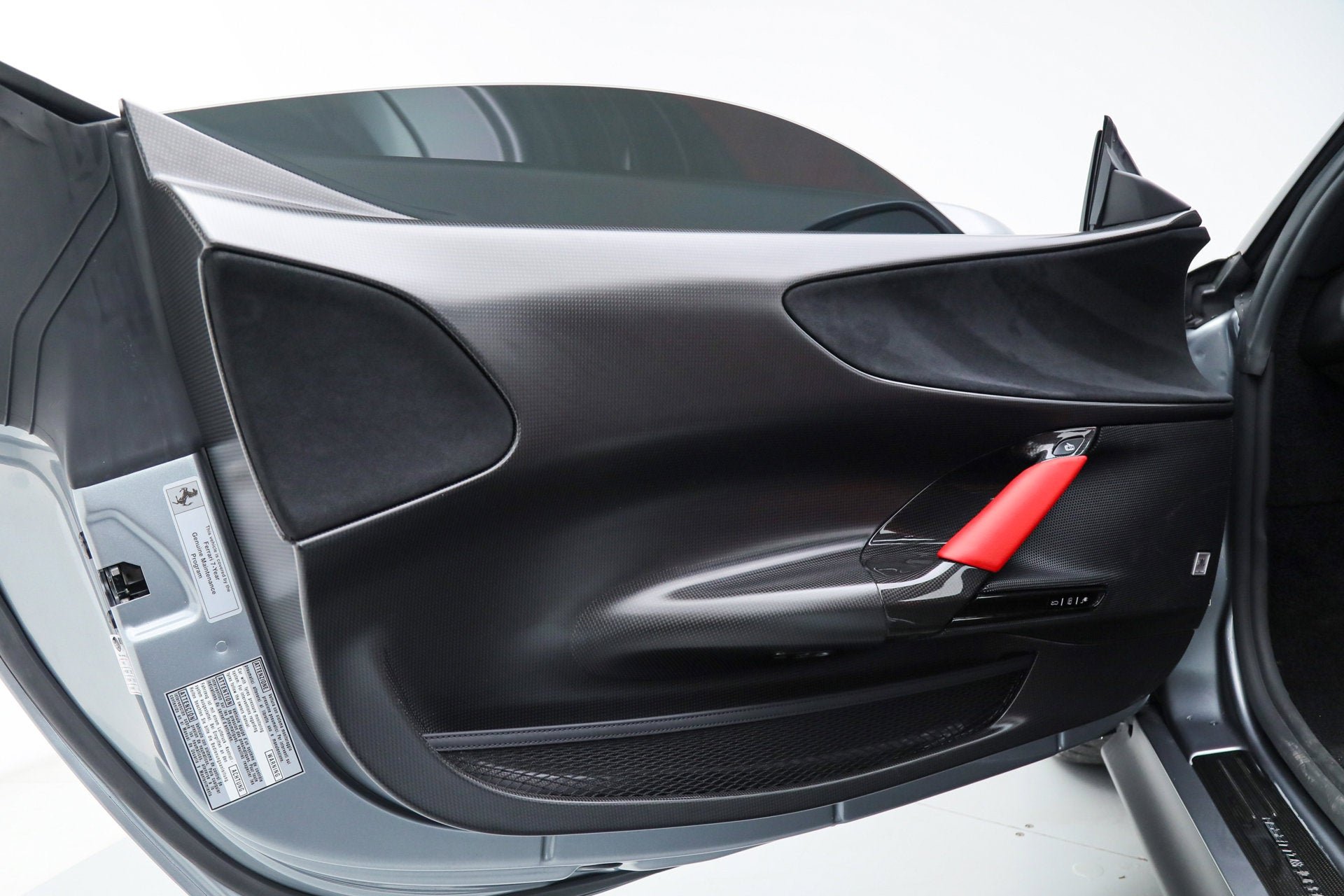 Used 2022 Grigio Titanio Ferrari  image 26