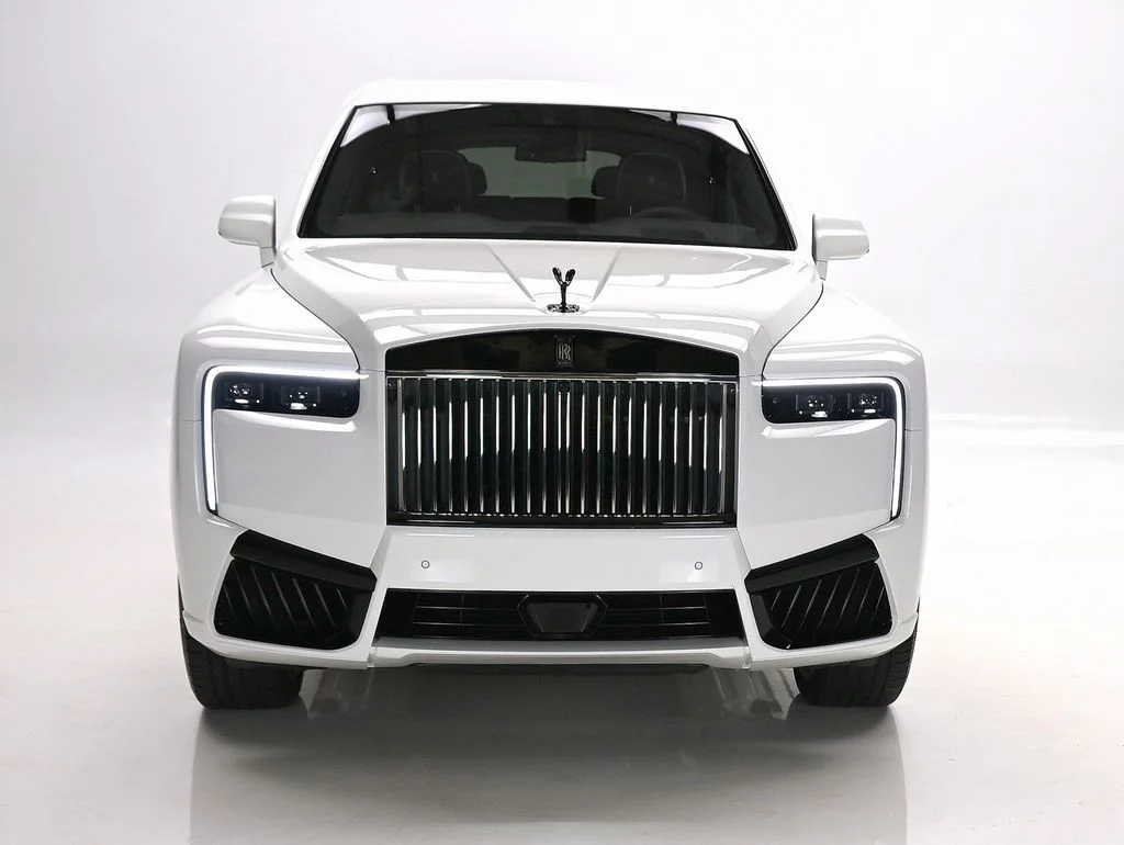 New 2027 English White Rolls-Royce Black Badge image 7
