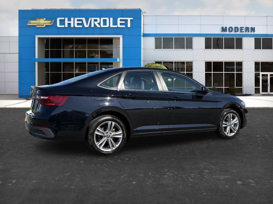 Used 2024 Black Volkswagen SE image 5