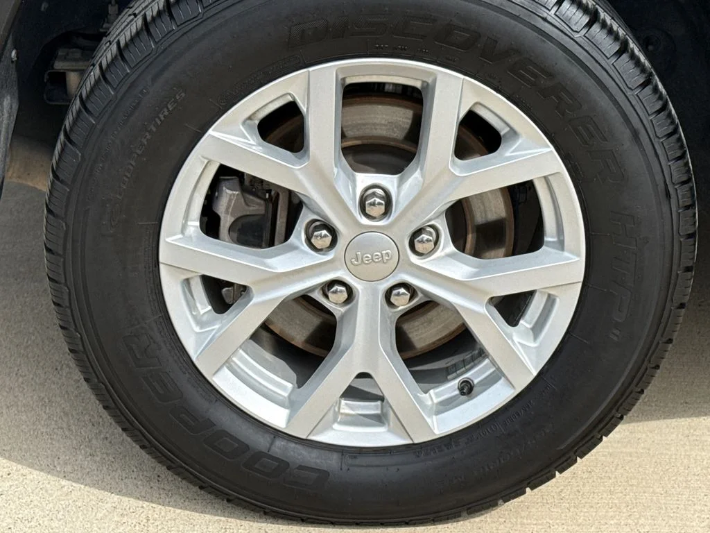 Used 2023 Black Jeep Limited image 9