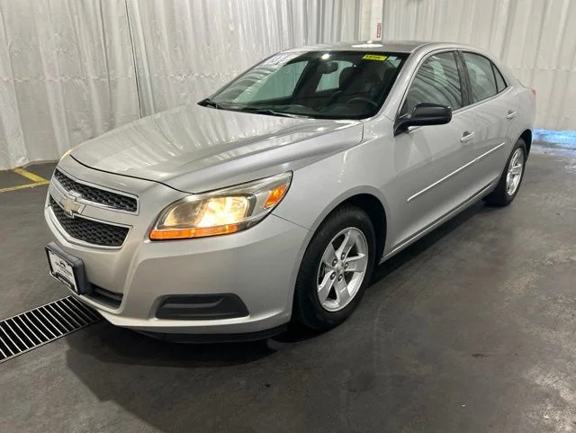 Used 2013 Silver Chevrolet LS image 7
