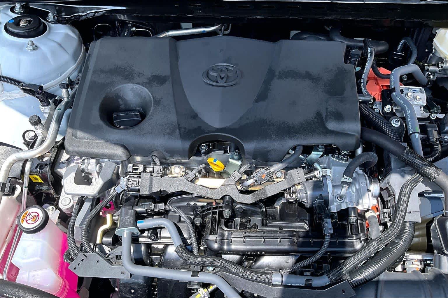 Used 2025 Ice Cap Toyota SE image 33