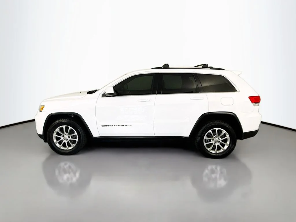 Used 2017 White Jeep Laredo image 2