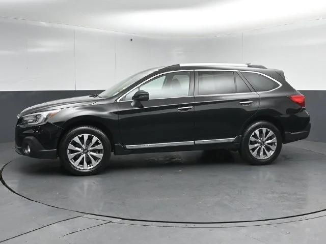 Used 2019 Crystal Black Silica Subaru 2.5i image 4
