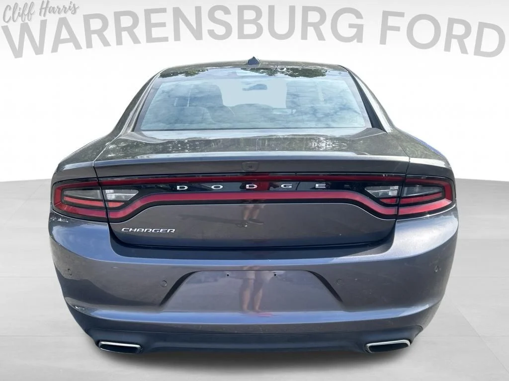Used 2023 Granite Crystal Clearcoat Metallic Dodge SXT image 6