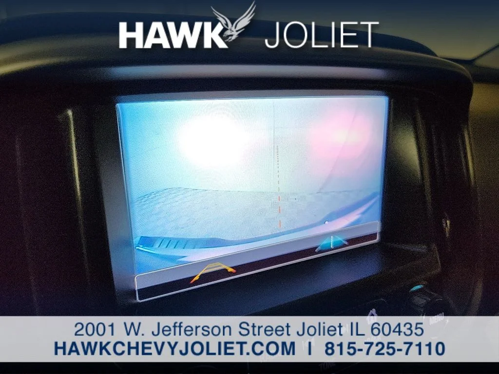 Used 2018 Gray Chevrolet Z71 image 17