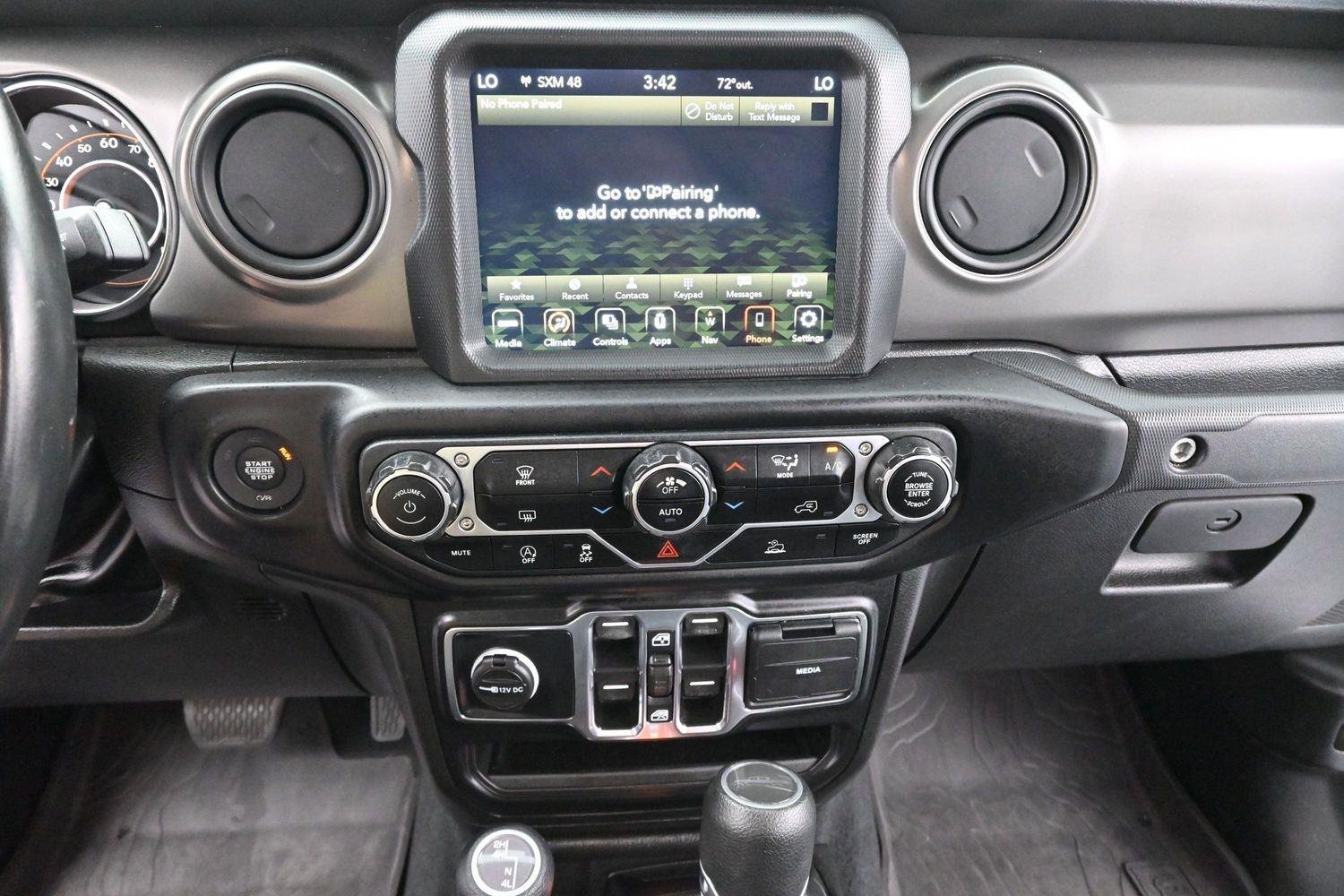 Used 2022 White Jeep Willys image 18