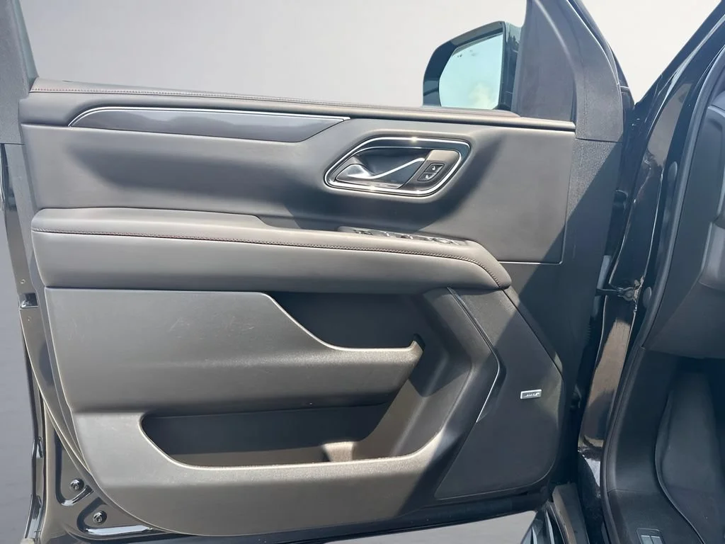 Used 2023 Black Chevrolet RST image 30