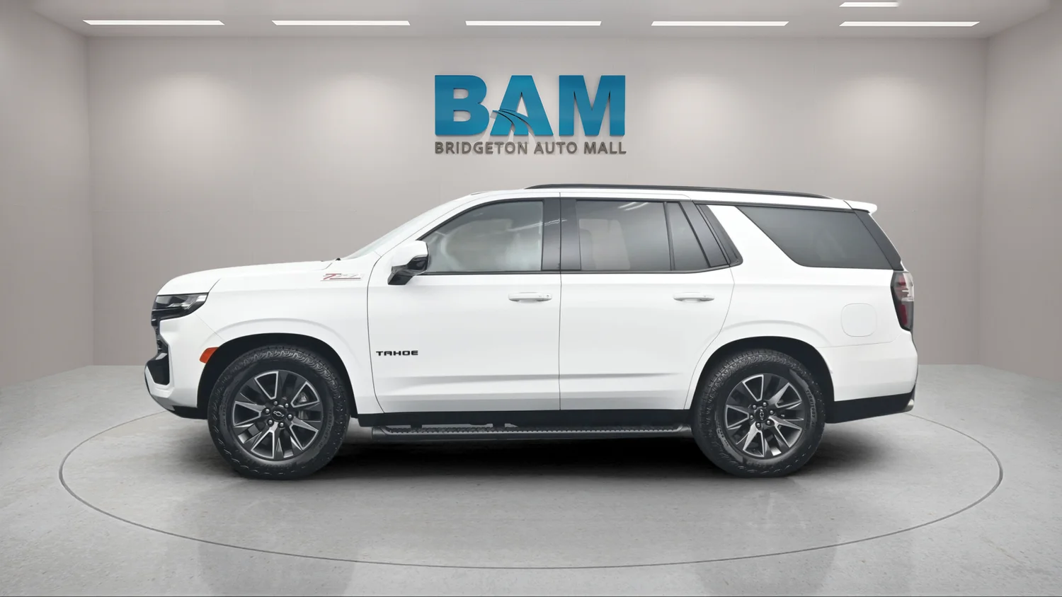 Used 2023 White Chevrolet Z71 image 4