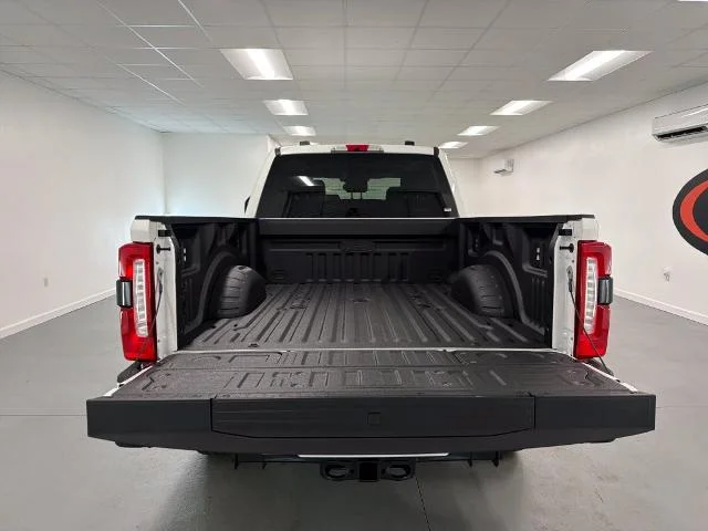 New 2026 Star White Metallic Tri-Coat Ford F-250® Lariat® image 24