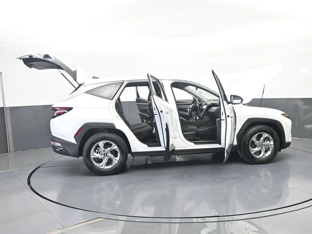 Used 2024 White Pearl Hyundai SE image 65