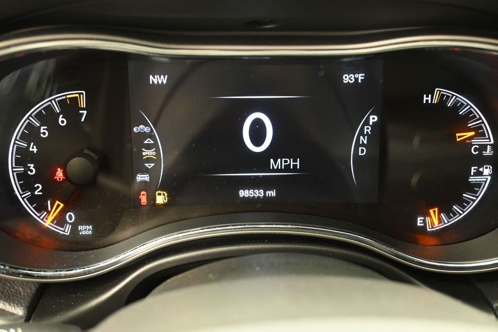 Used 2019 Black Jeep Altitude image 26