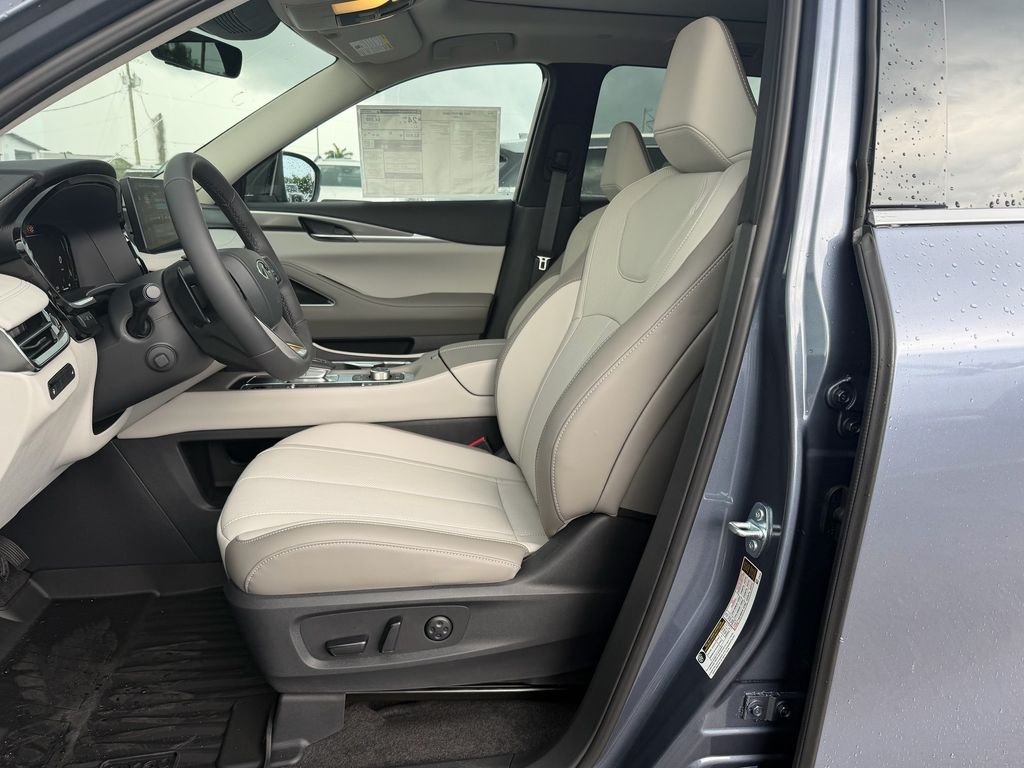 New 2027 MOONBOW BLUE INFINITI Luxe FWD image 12