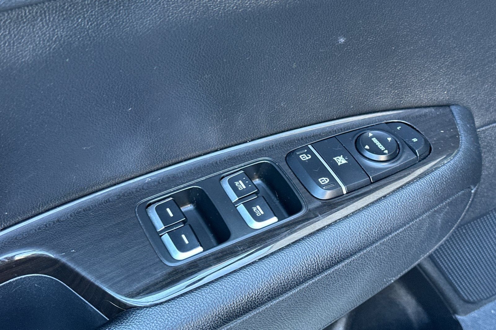 Used 2020 Blue Kia EX image 12