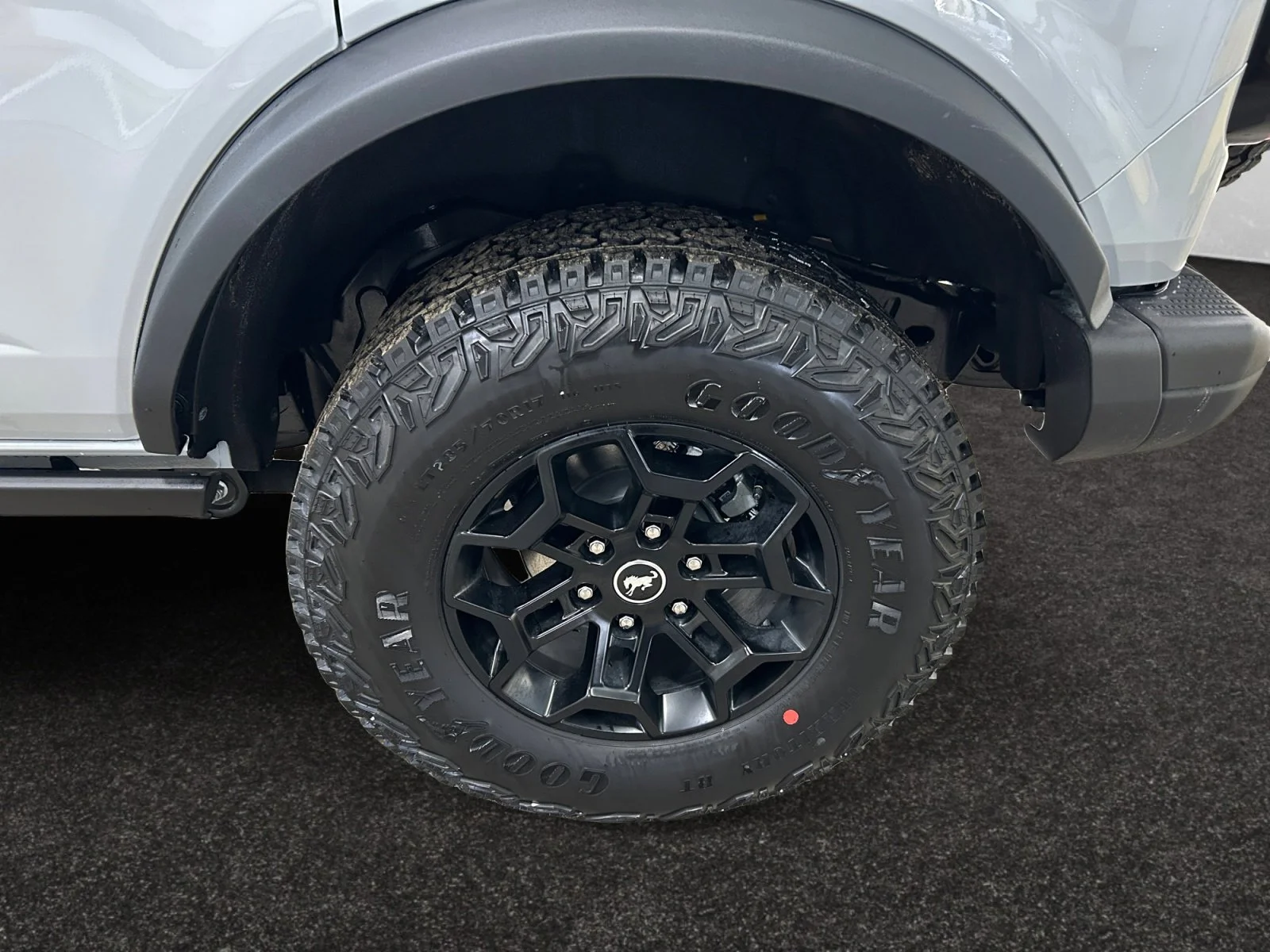 New 2026 Avalanche Grey Ford Badlands image 9